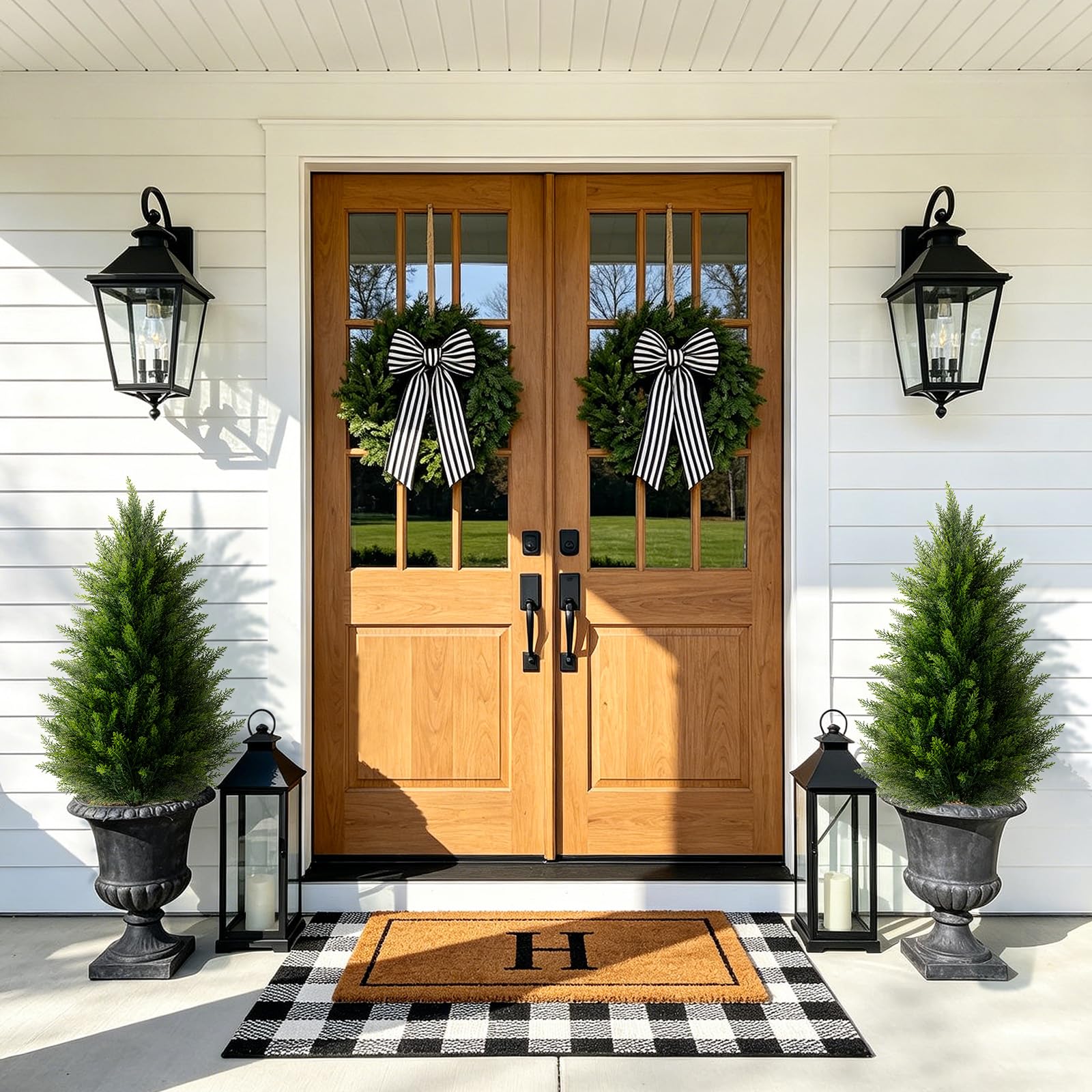 LuceAlberi decorated topiary with lights demonstrating holiday versatility