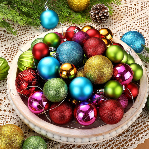 Lunmon lifestyle living room holiday setup showing vibrant seasonal atmosphere