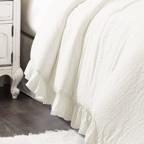 Lush Decor Reyna king pillow shams detail, demonstrates matching layered look