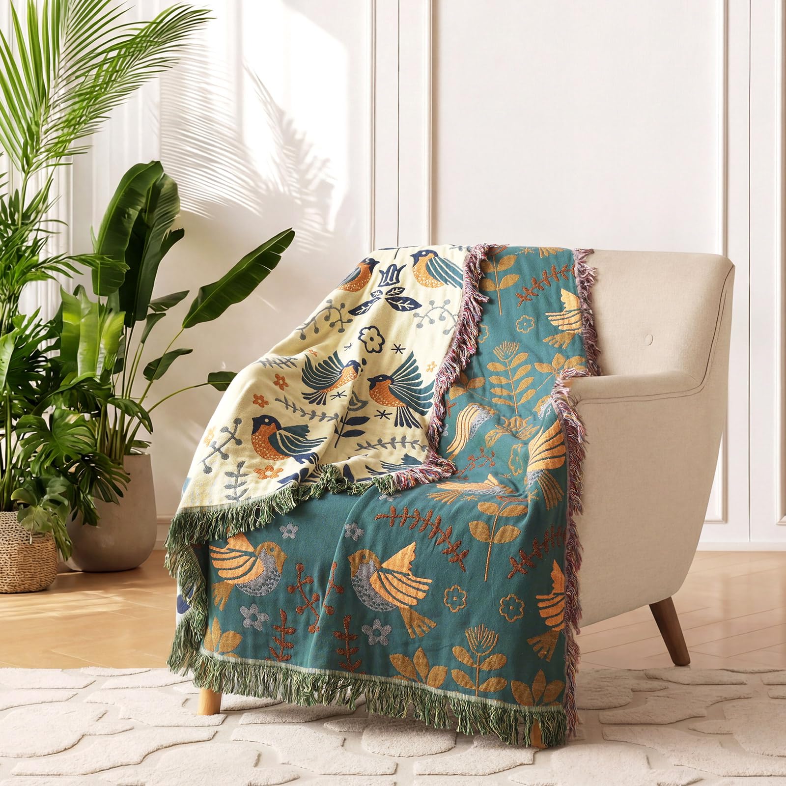 LUTBM four-layer gauze texture showing breathable, soft fabric