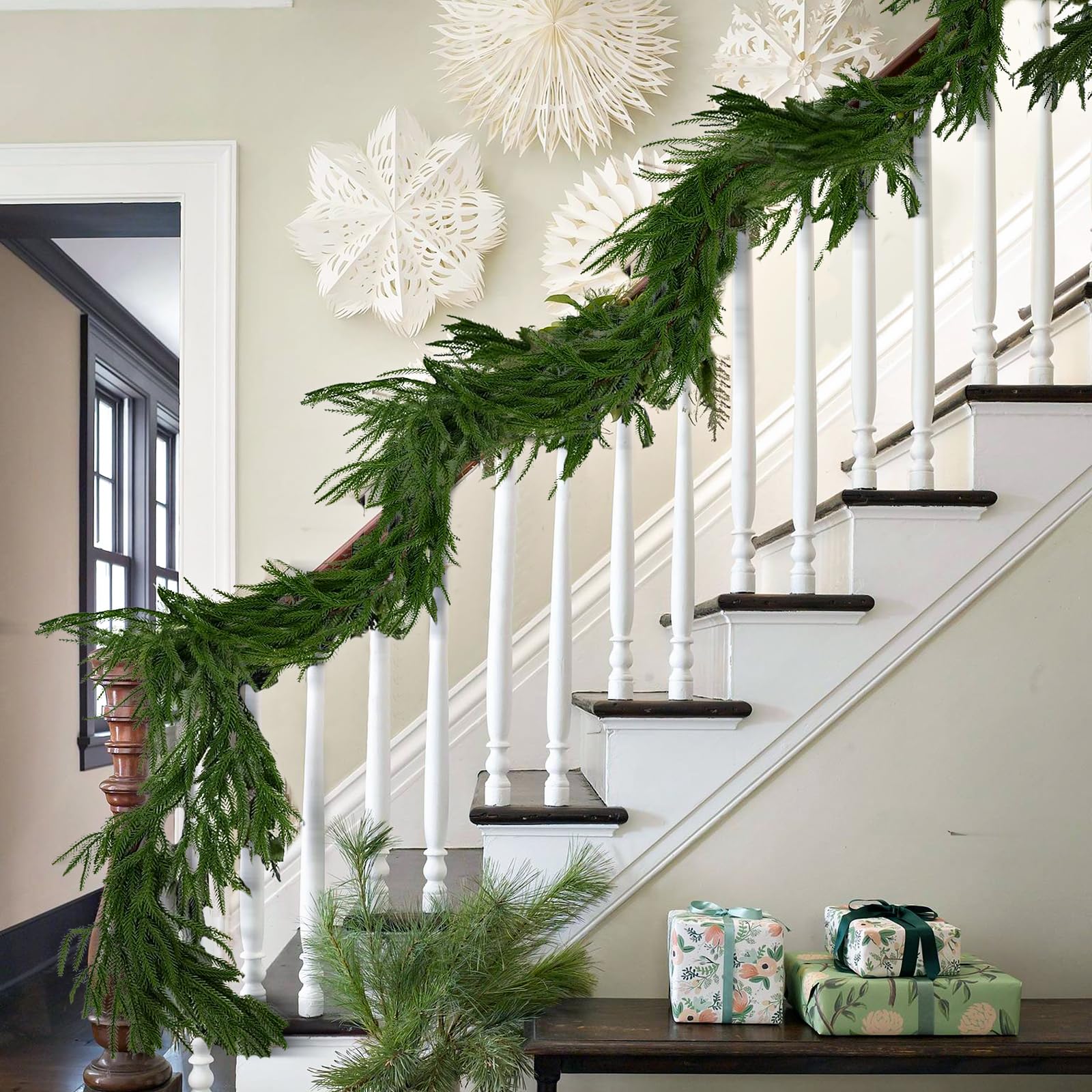 LWuuywa garland used as a table centerpiece creating instant holiday charm