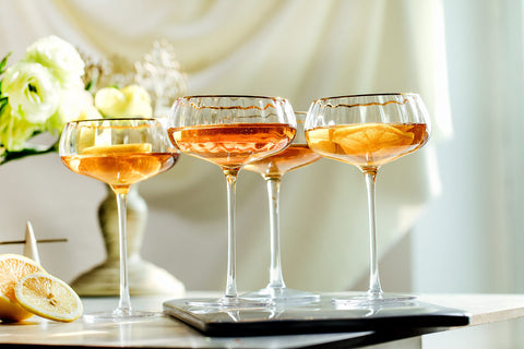 Lysenn clear glass texture close-up, crystal clarity highlights cocktails