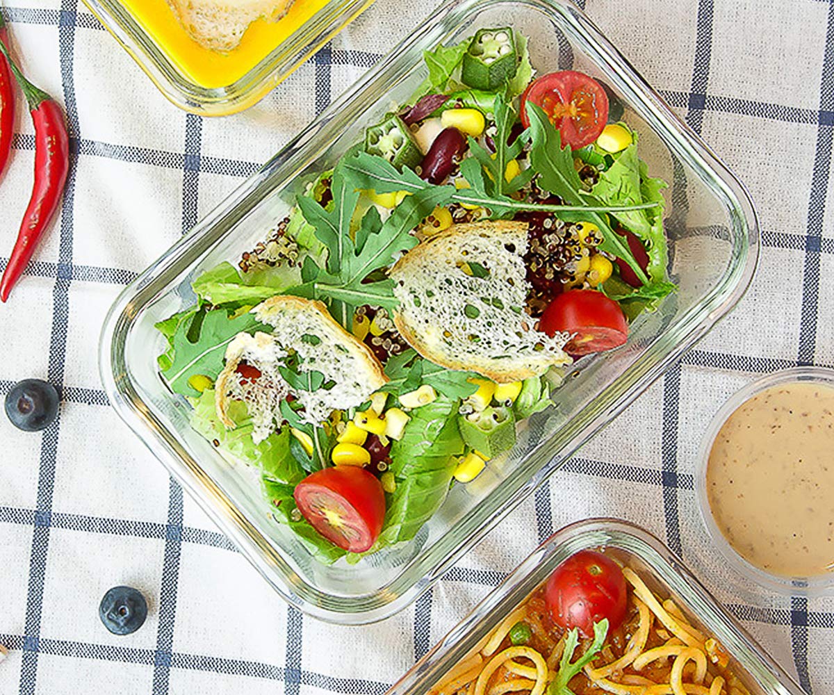 M MCIRCO containers beside measuring cups showing included size range for meal prep