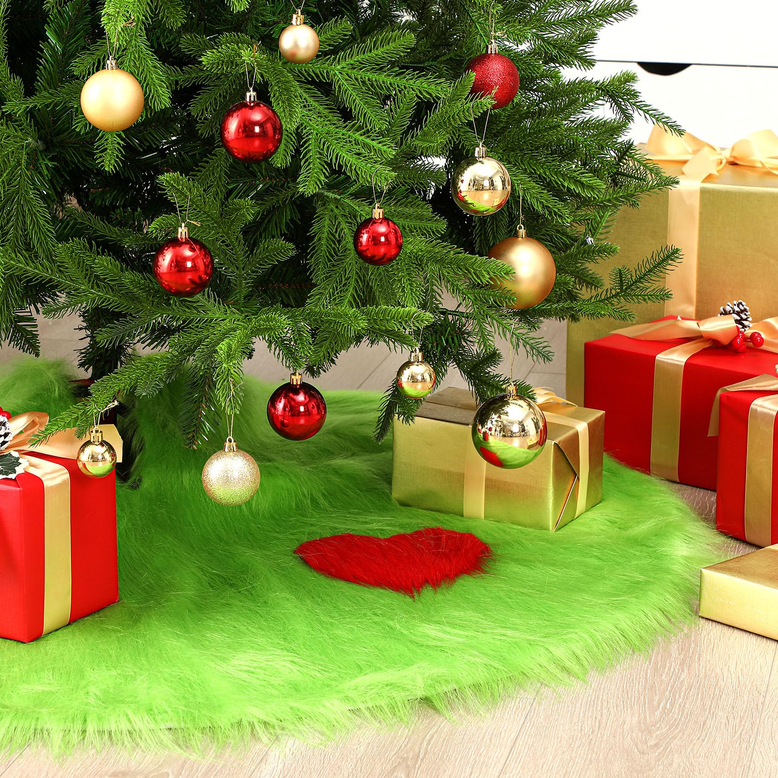 Maasechs skirt placed under decorated tree with presents showing tidy polished holiday look