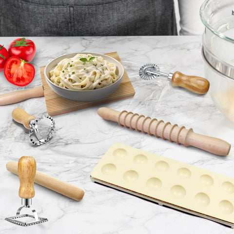 MACIFECI lifestyle image of hands using tools on a kitchen table for home pasta making