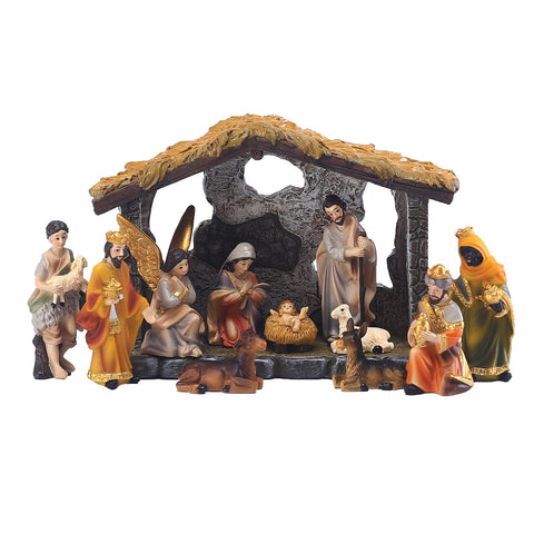 MACLARONX front view of stable and all 12 pieces showing complete scene and display flexibility