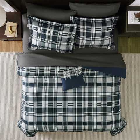 MaiRêve fitted sheet pocket detail showing storage convenience and functionality