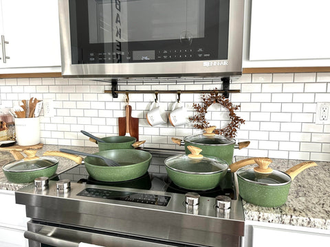 MAISON ARTS close-up of granite nonstick coating highlighting easy release
