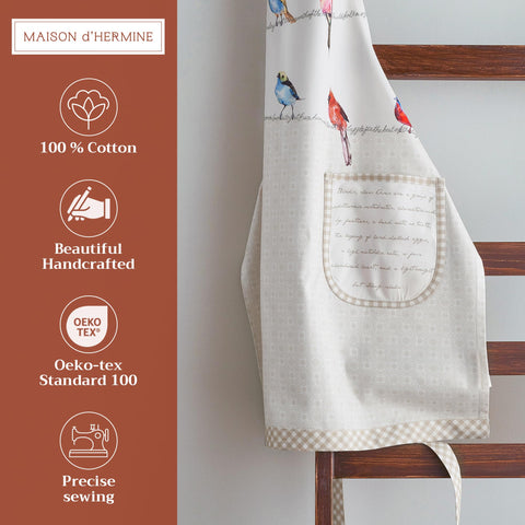 Maison d' Hermine pocket close-up highlighting roomy storage and accessibility