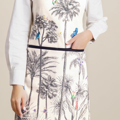 Maison d' Hermine apron neatly folded, ready for gifting and compact storage