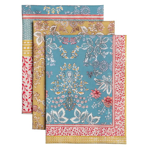 Maison d' Hermine front packaging showing three towels, elegant gift-ready appeal