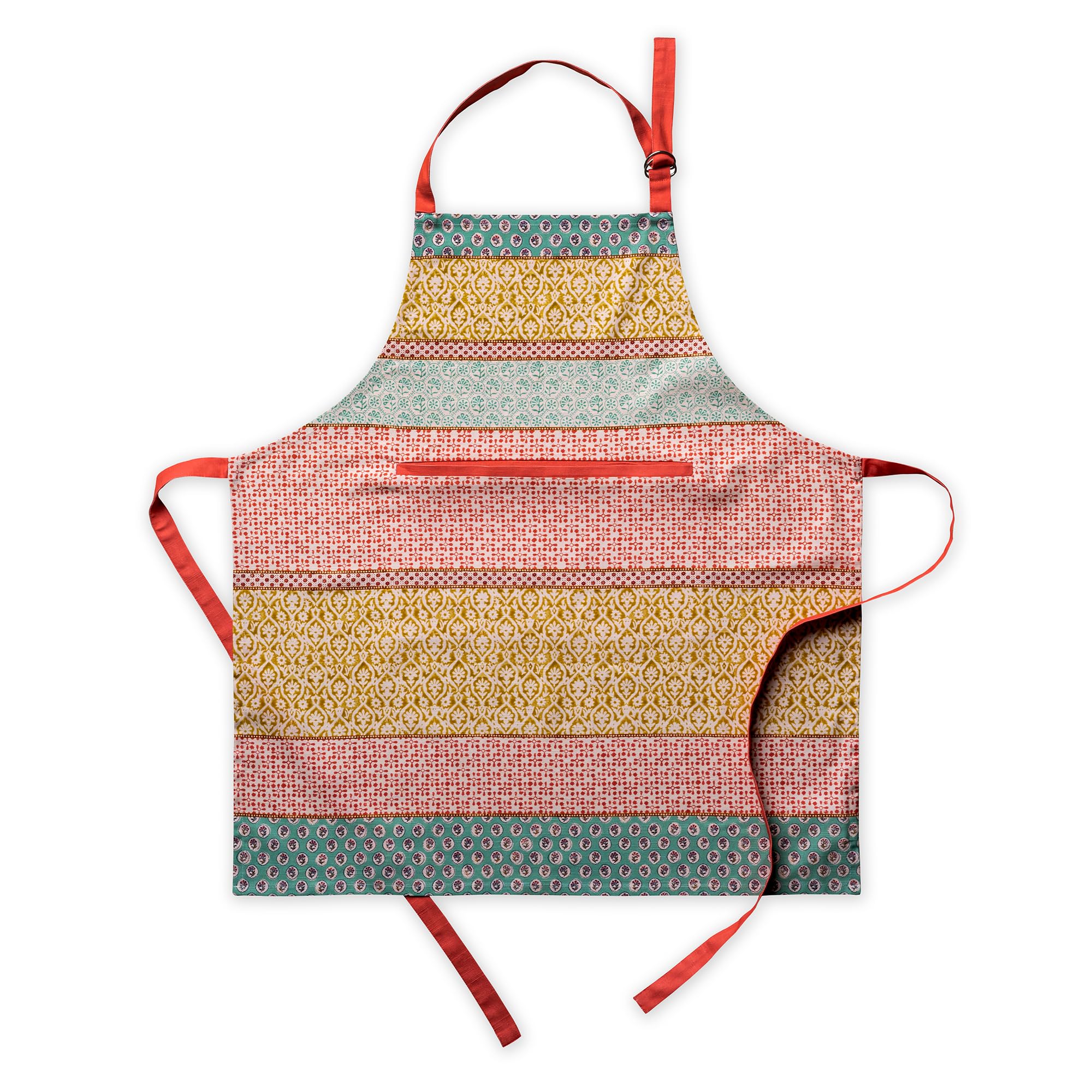 Maison d' Hermine front view showing apron and full coverage benefit
