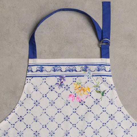 Maison d' Hermine apron worn in a kitchen setting, enhancing decor