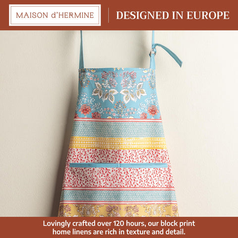 Maison d' Hermine pocket close-up holding phone and utensils for convenience