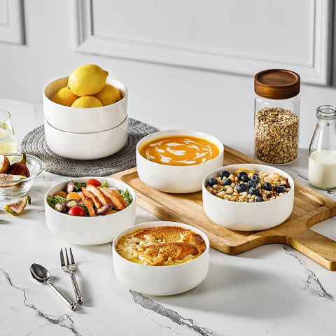 MALACASA bowl filled with soup and spoon illustrating heat-safe practical serving