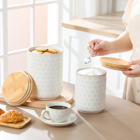 MALACASA LYDIA medium jar with coffee beans illustrating freshness preservation