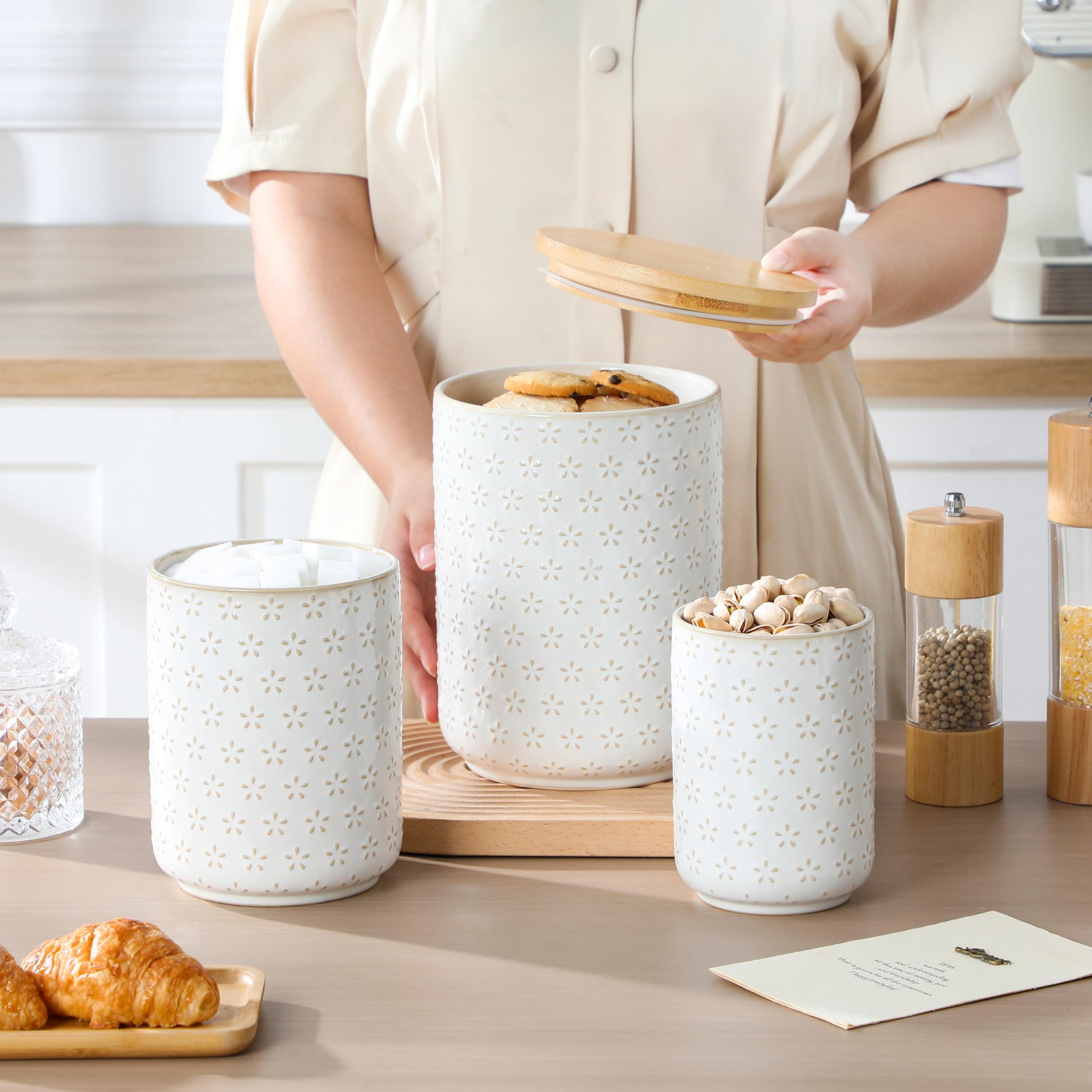 MALACASA LYDIA used as a utensil holder showing versatile kitchen function