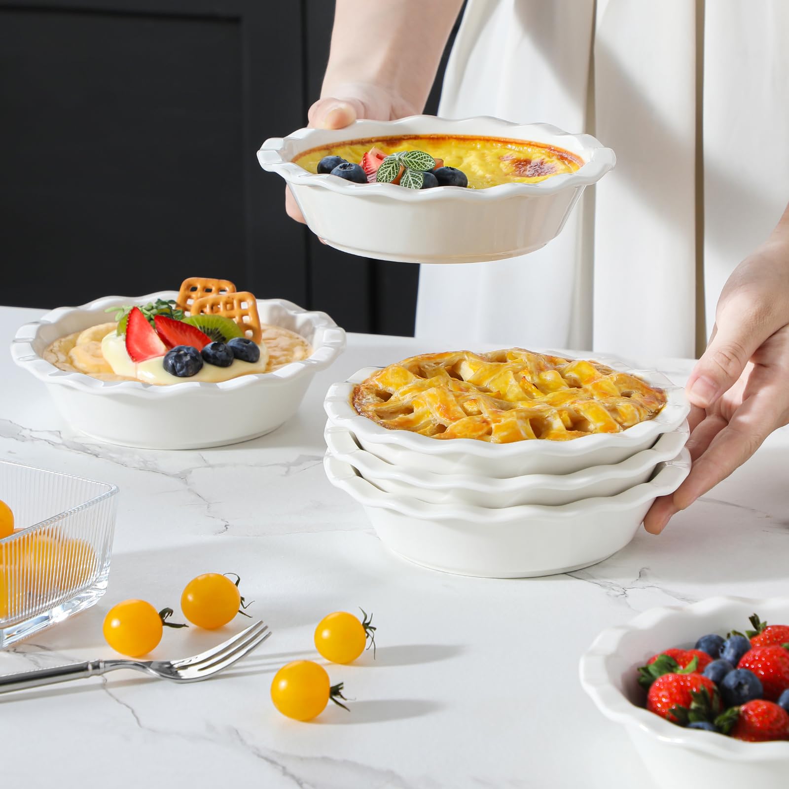 MALACASA mini pie pan next to measuring cup showing 12 oz capacity