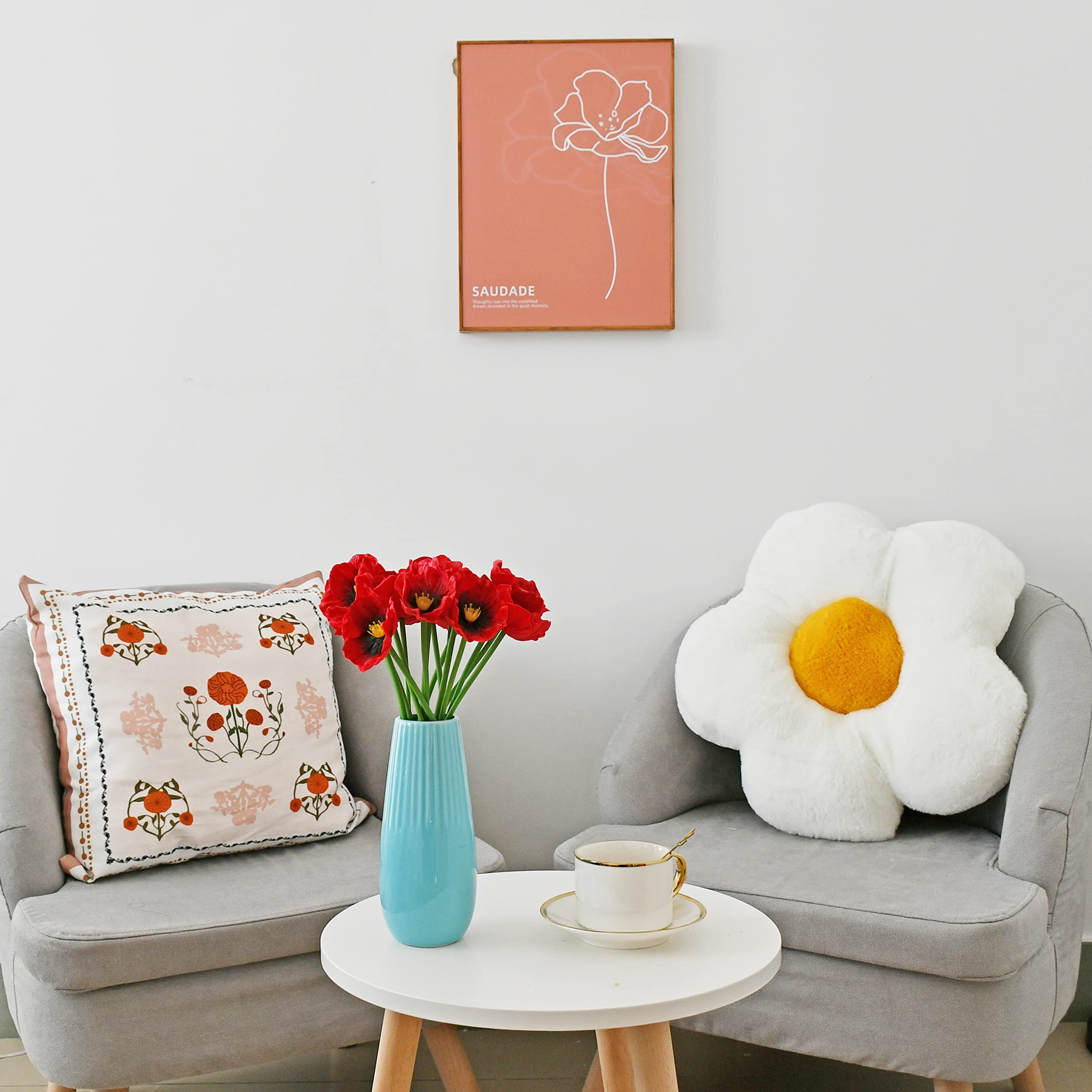 Mandy's dining table centerpiece featuring poppies that elevate room decor