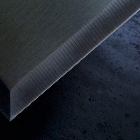 MANNKITCHEN side profile showing heavy gauge steel and stiffness