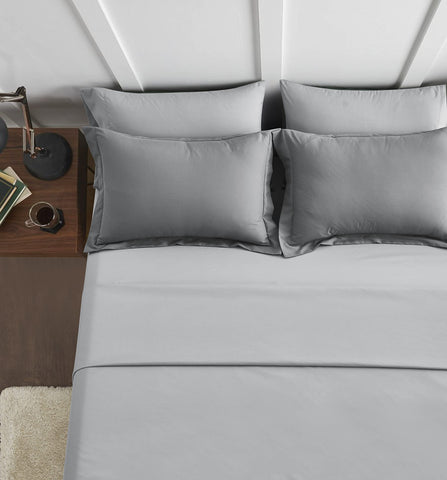Maple&Stone fitted sheet corner with elastic showing secure fitted benefit