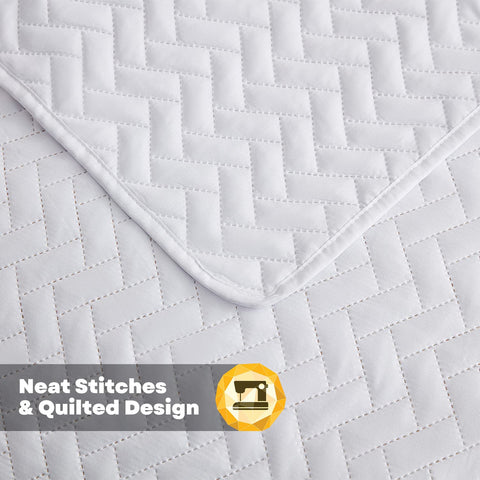 Maple&Stone matching pillow shams detail showing crisp finish and coordinated look