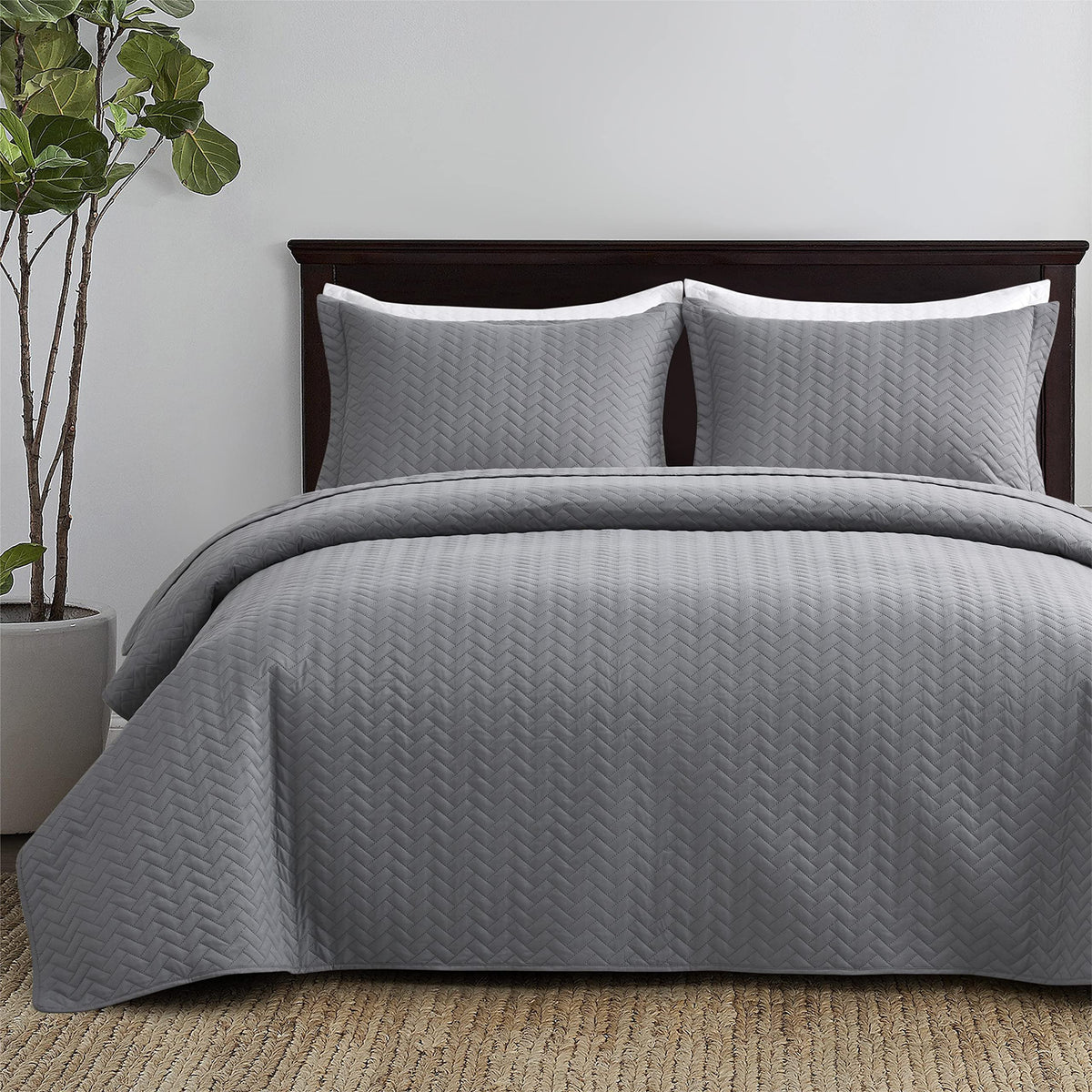 Maple&Stone front view of queen quilt showing full coverage and neat finish