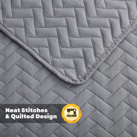 Maple&Stone side drape display demonstrating quilt length and lightweight fall