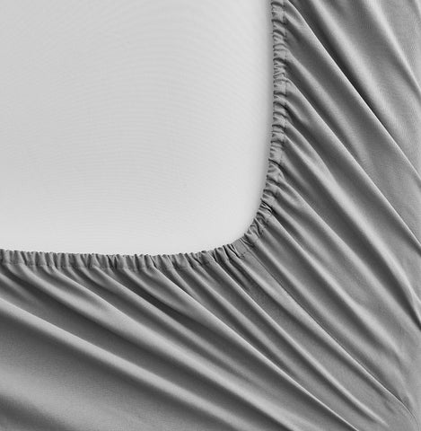 Maple&Stone full mattress size comparison showing proper comforter drape