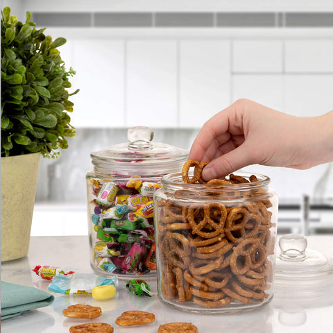 Marbelous close-up of glass lid seal illustrating airtight protection for freshness