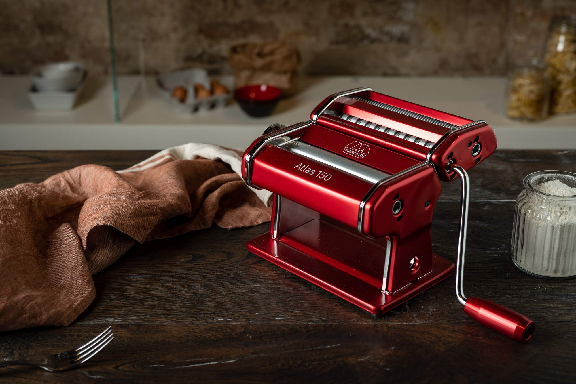 MARCATO Atlas 150 close-up of rollers ensuring even dough thickness control