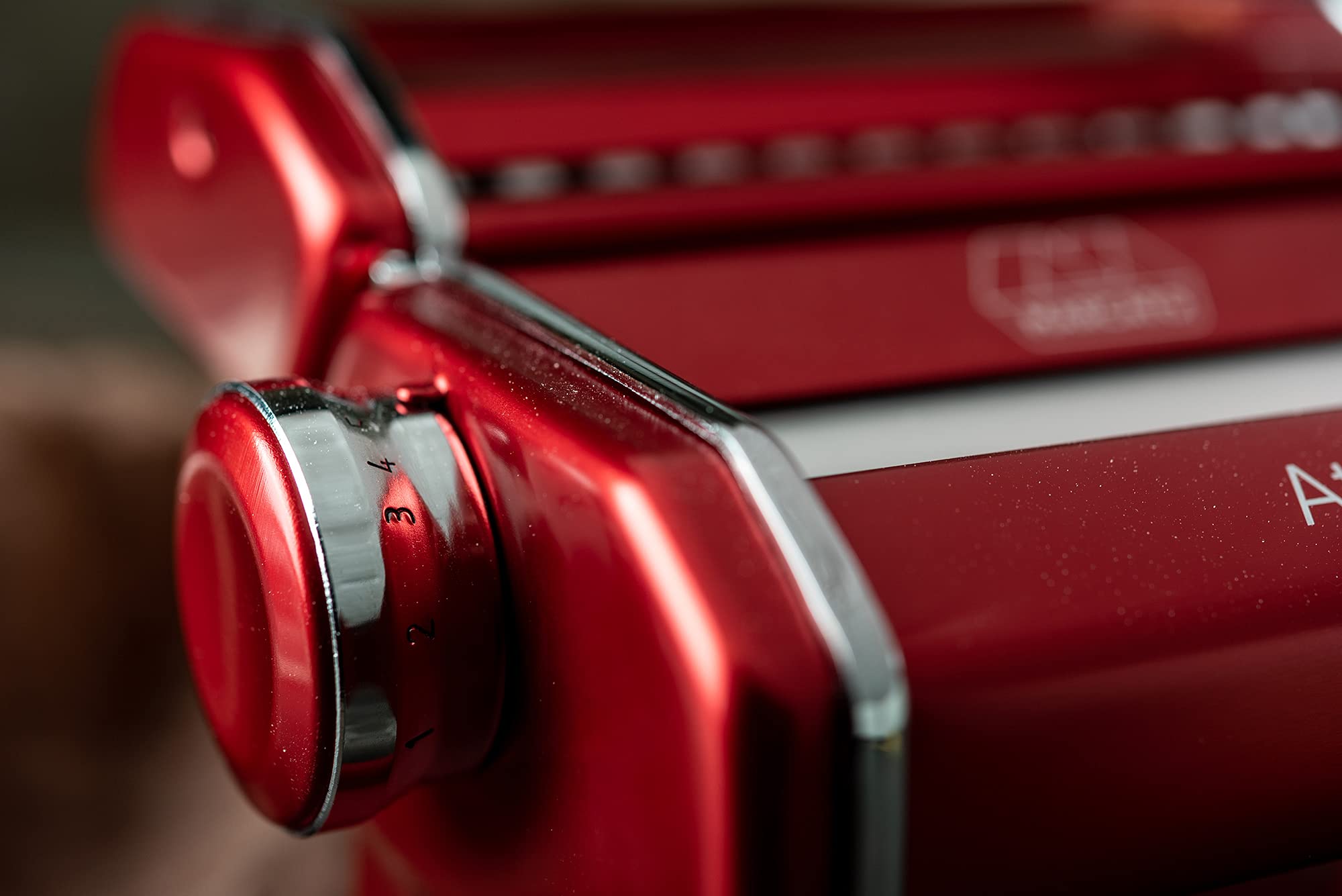 MARCATO Atlas 150 cutter detail displaying clean blades for uniform noodles