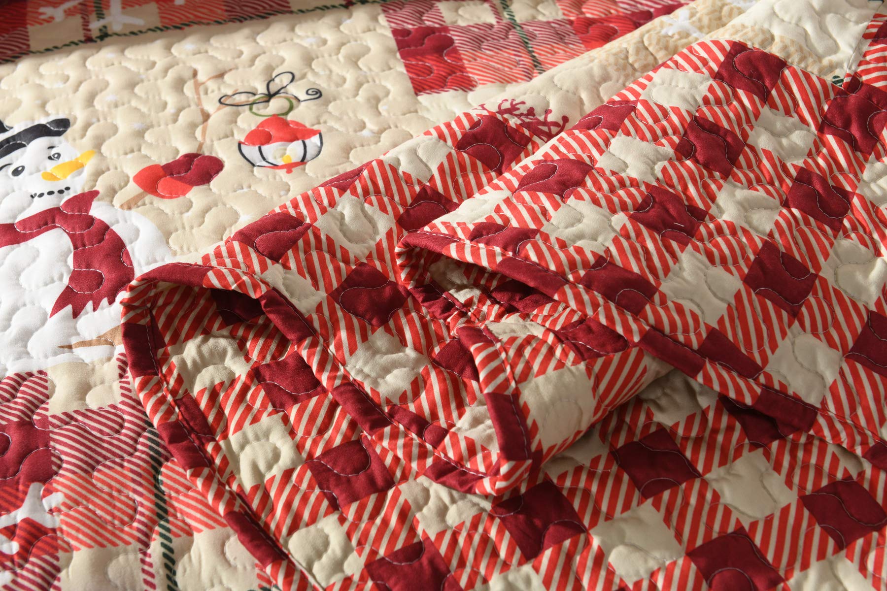MarCielo quilt backside and hem detail showing neat finish and long-lasting edge strength