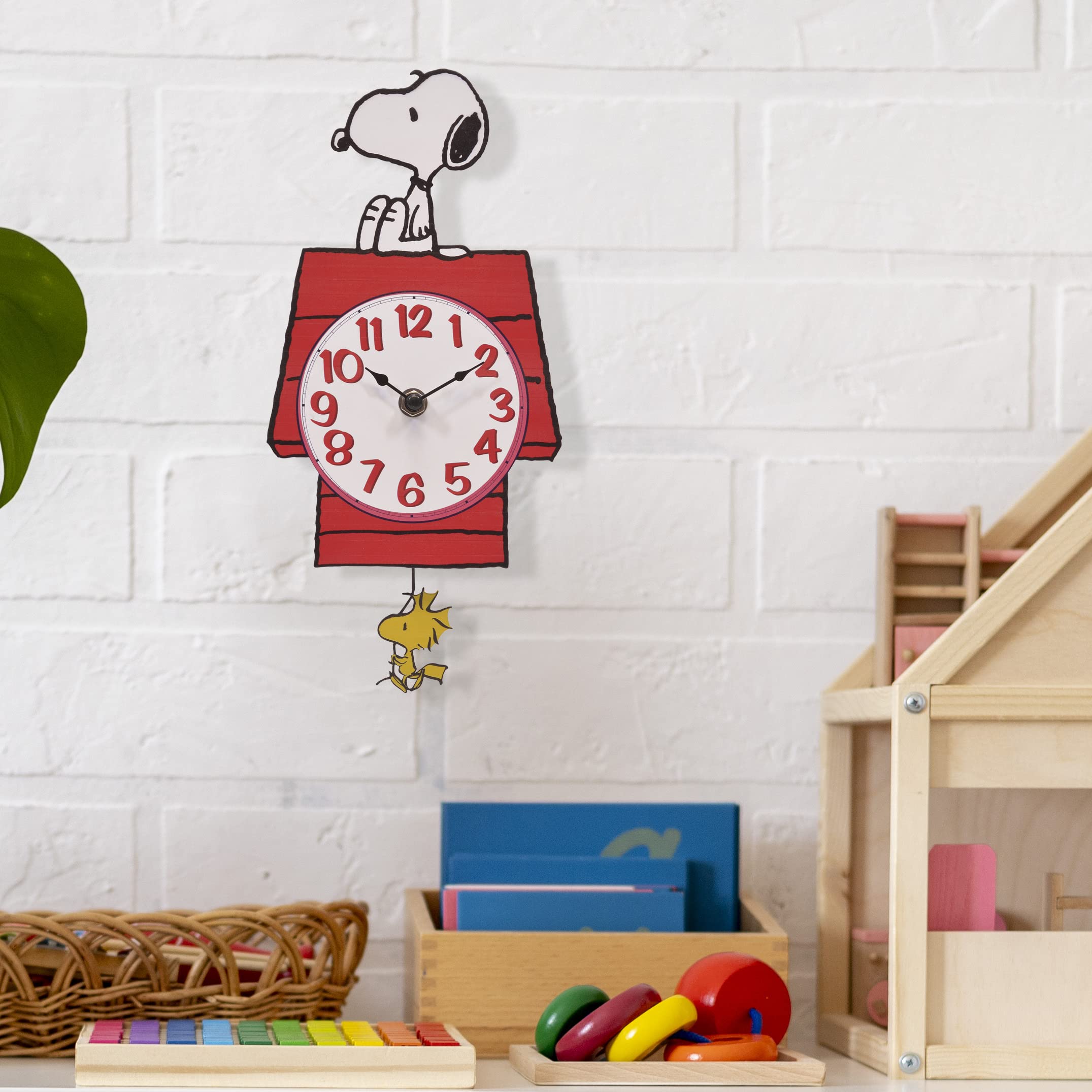 Mark Feldstein Snoopy clock in protective packaging ready to ship benefit: arrives safe for gifting