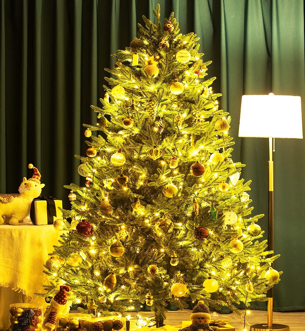 MASHANG lights wrapped on a wreath creating even warm illumination and ambiance