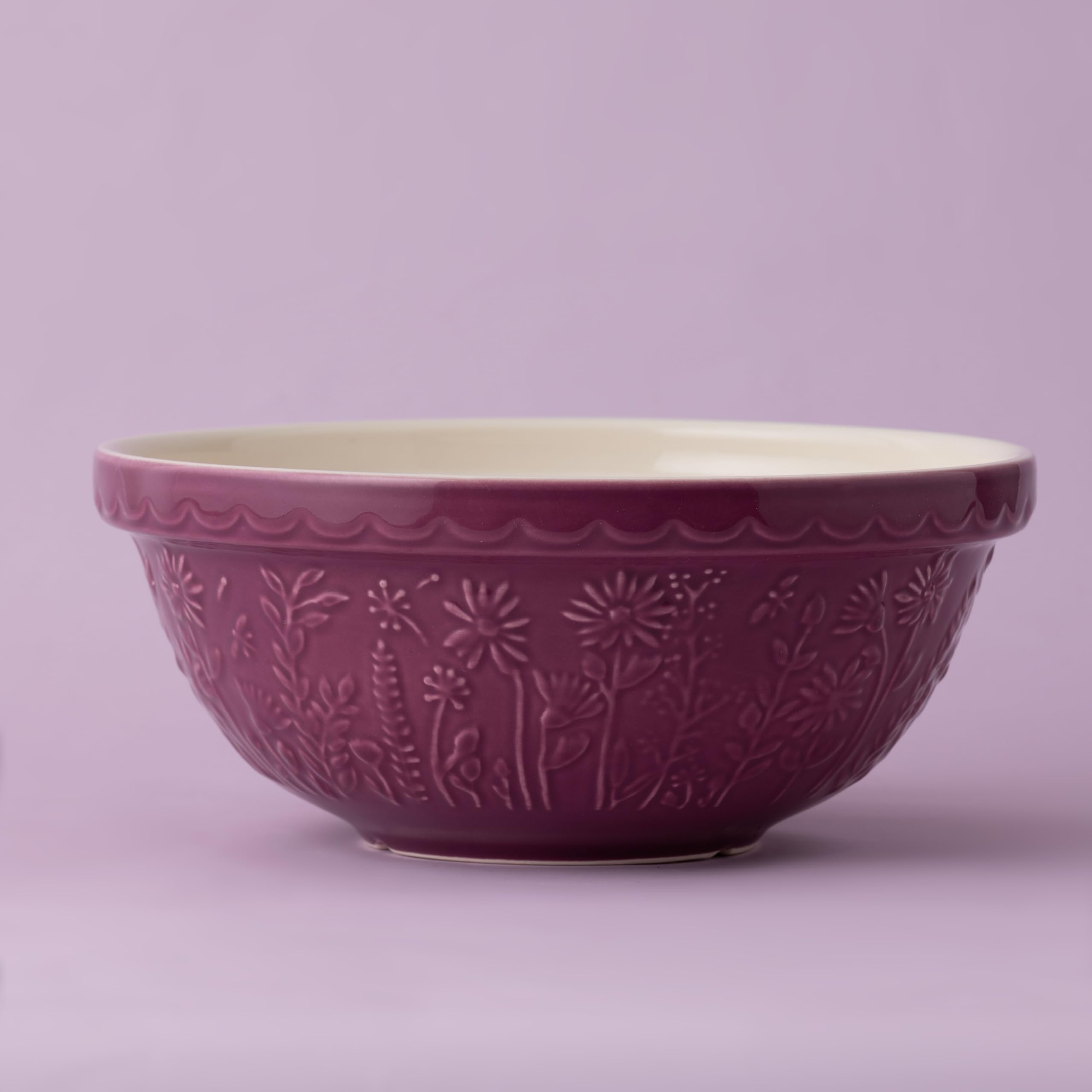 Close-up of Mason Cash embossed daisy detail highlighting decorative texture and charm