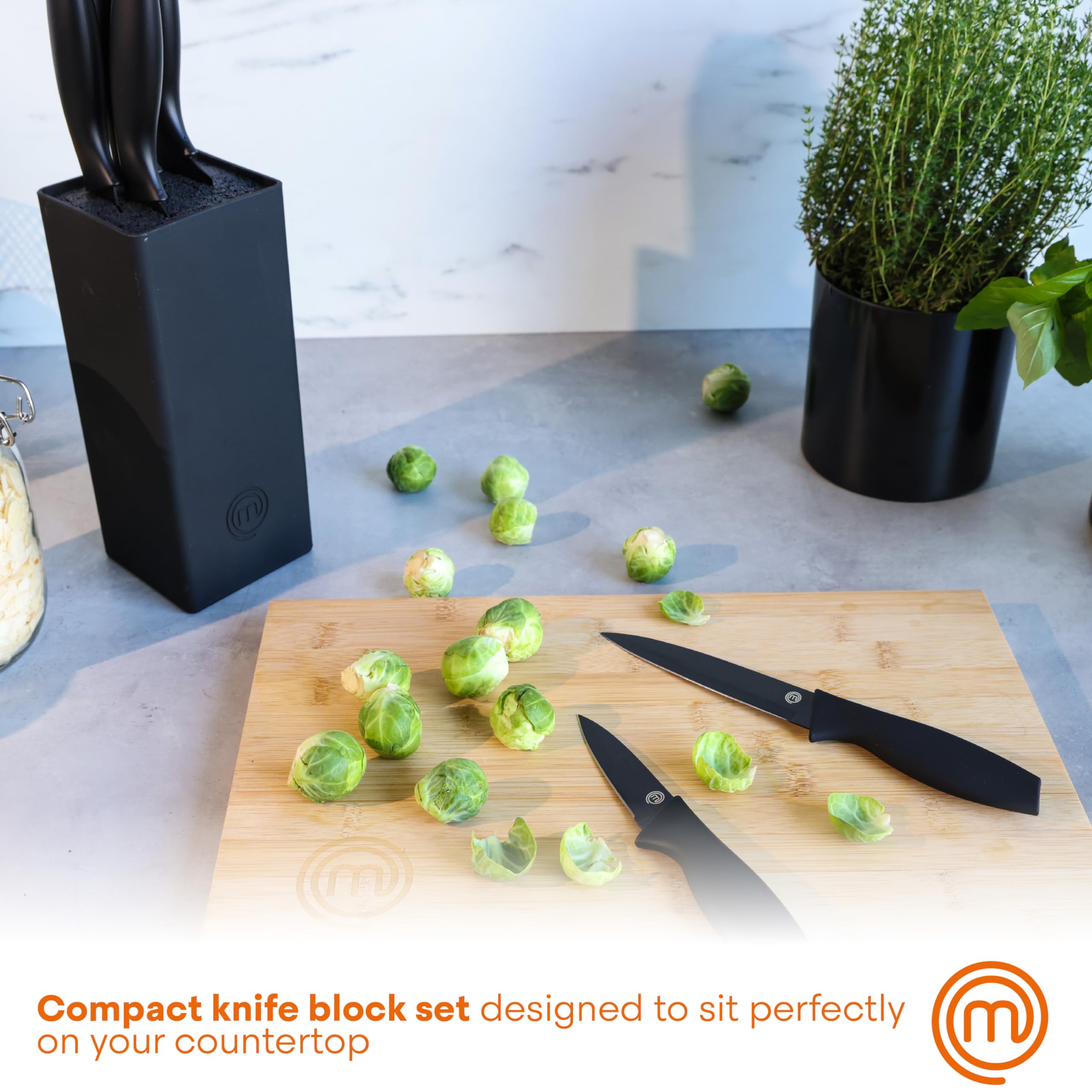 MasterChef ergonomic handle detail demonstrating comfortable grip for extended prep