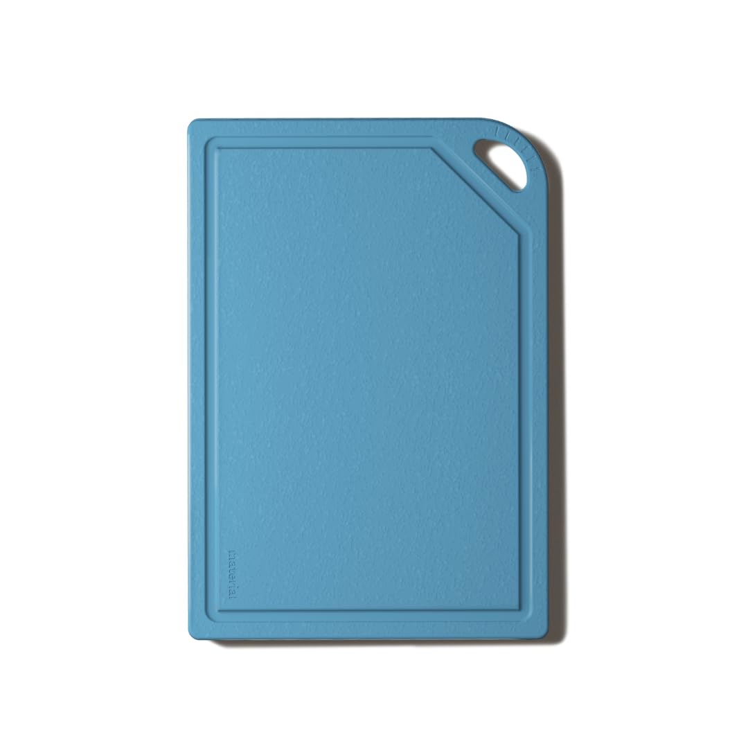 Material MK Free Board front view showing ocean color and clean design benefit: stylish serving