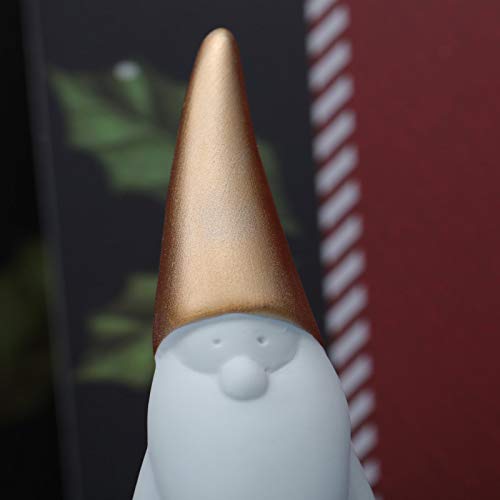 MaxSimple reindeer profile highlighting sculpted silhouette for visual interest