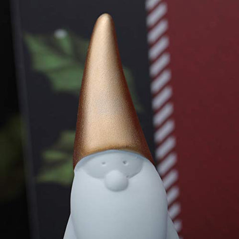 MaxSimple reindeer profile highlighting sculpted silhouette for visual interest