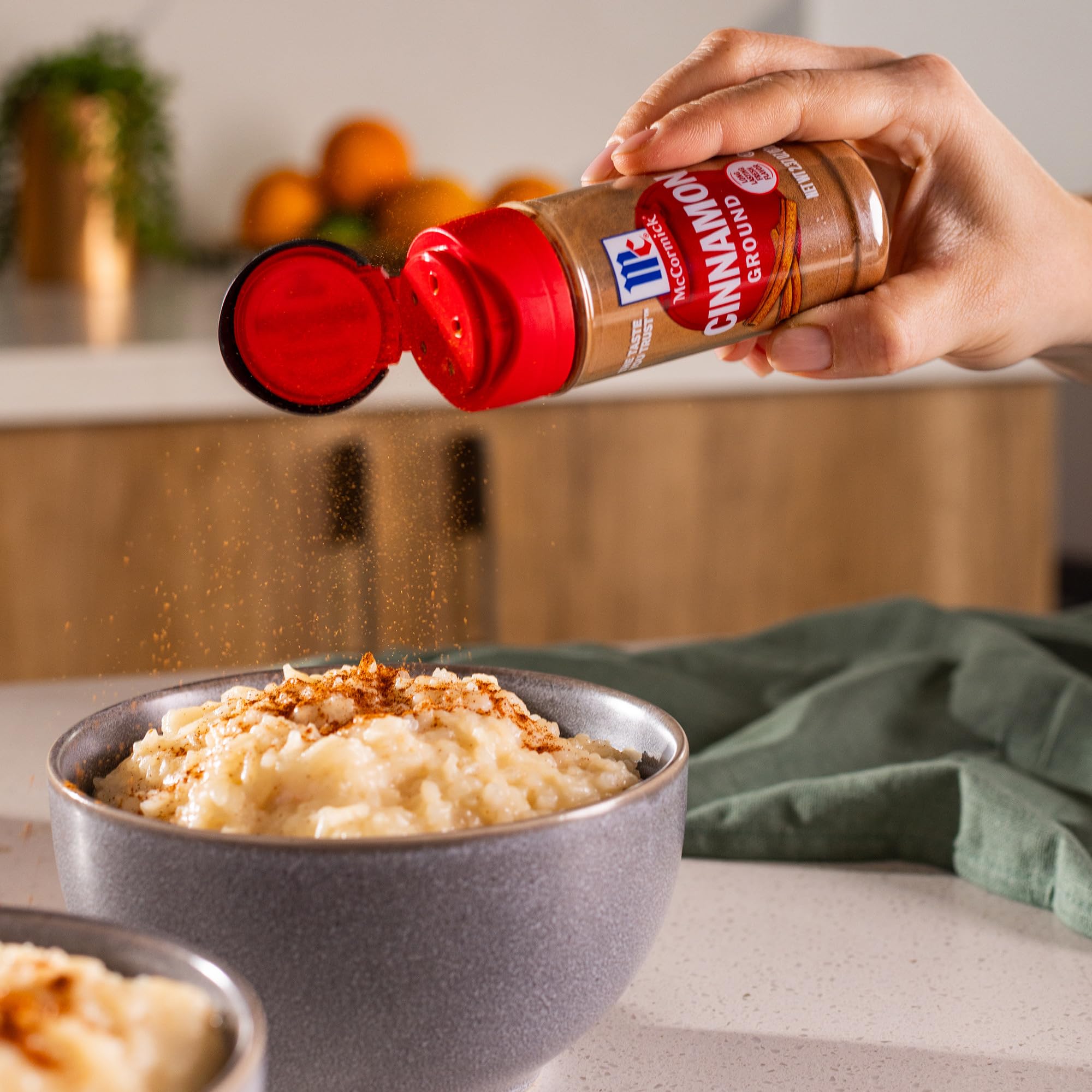 McCormick ground cinnamon jar close-up highlighting aroma and convenience