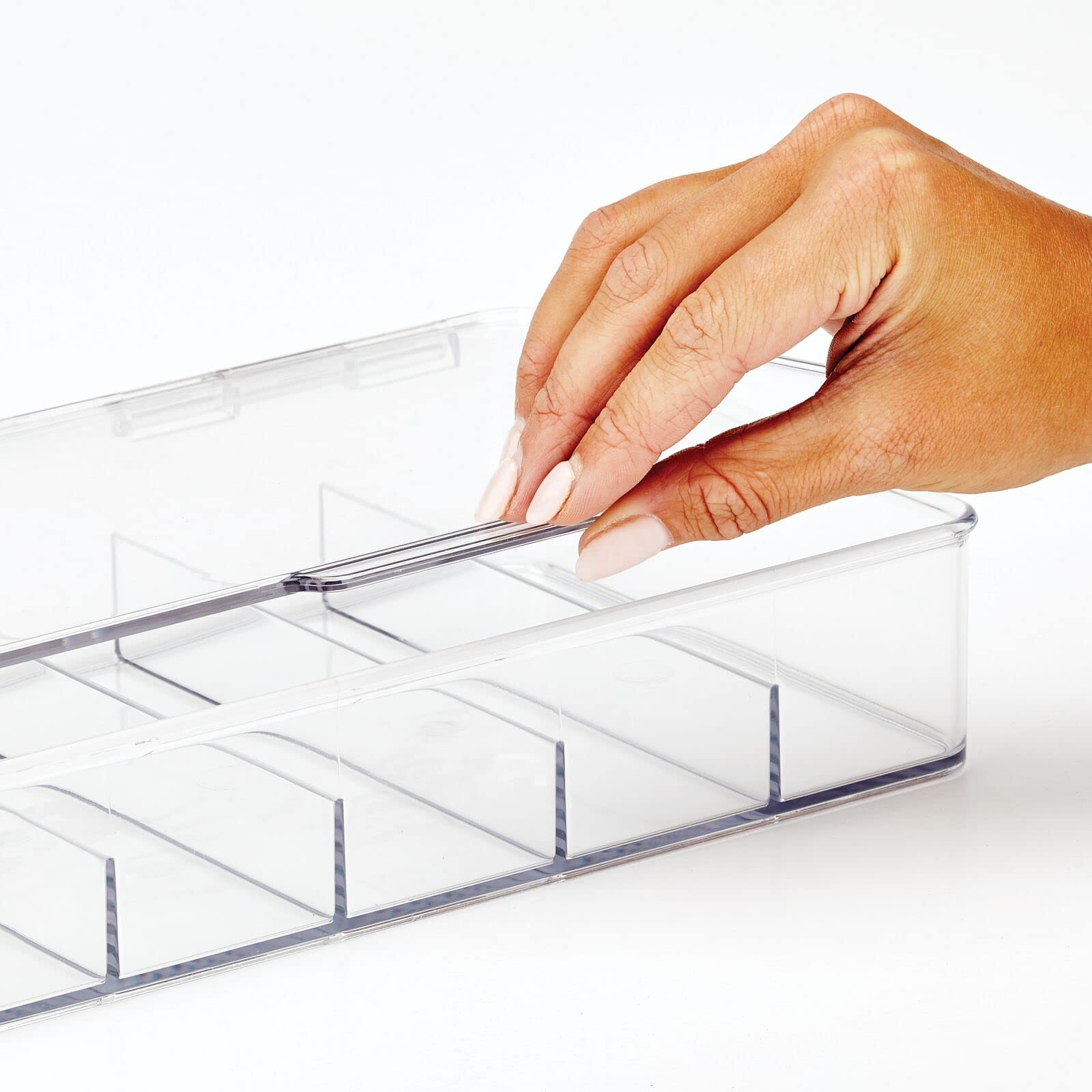 mDesign close-up of clear plastic highlighting durable clarity benefit
