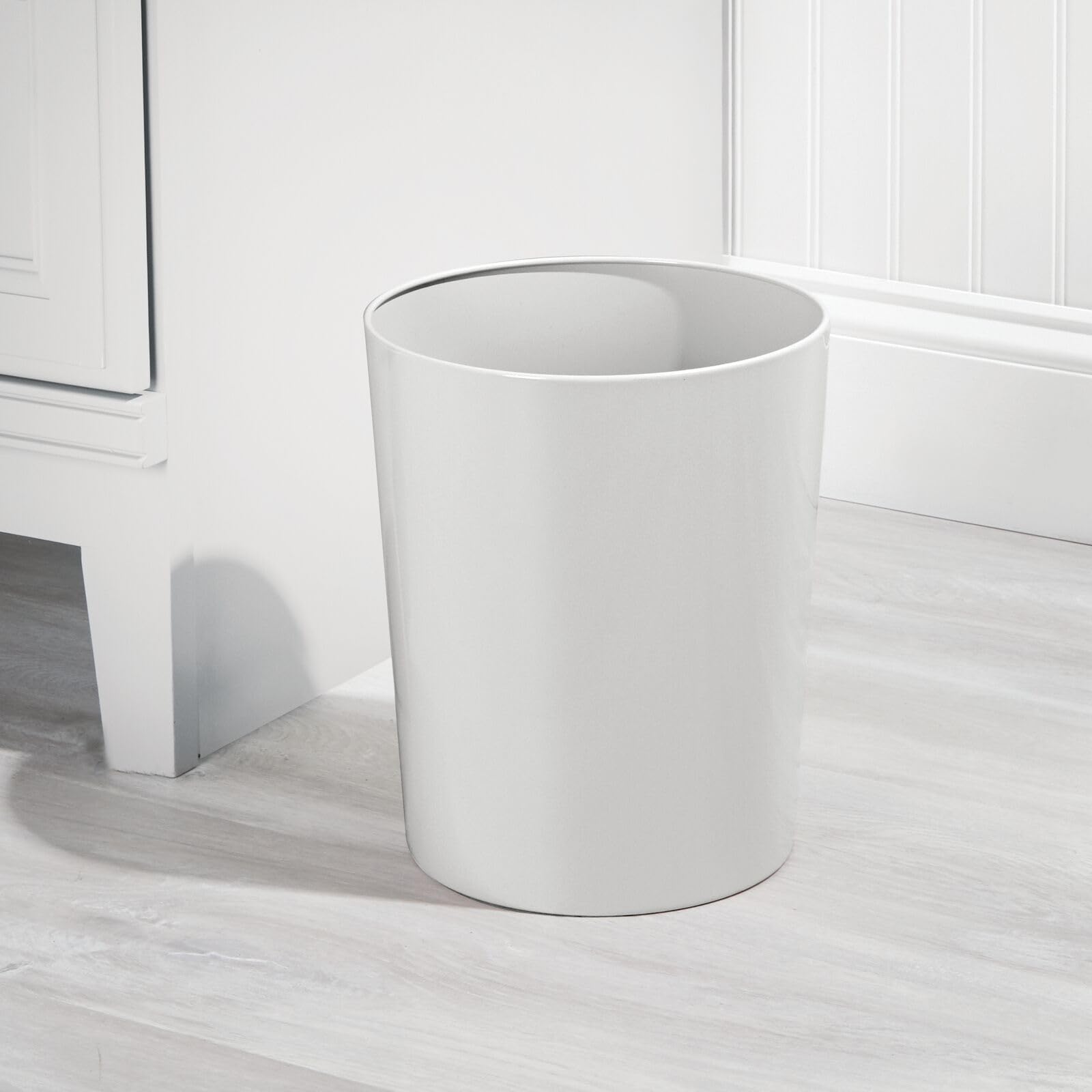 mDesign Mirri close-up of powder-coat finish highlighting durable, chip-resistant texture