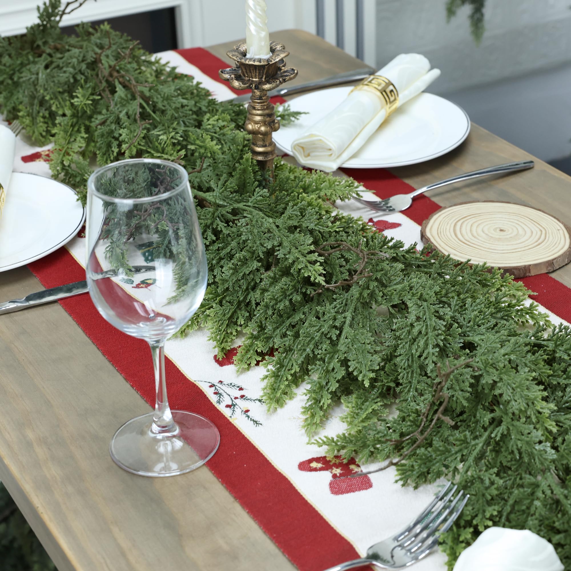 MDSTBN garland decorated with lights and ornaments offering festive customization