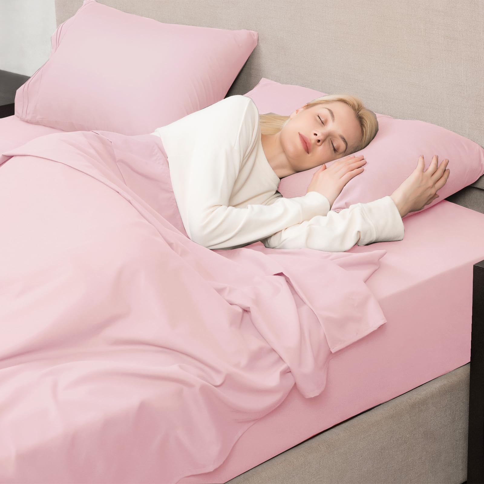 Mejoroom envelope pillowcase closeup showing neat closure and easy care advantage