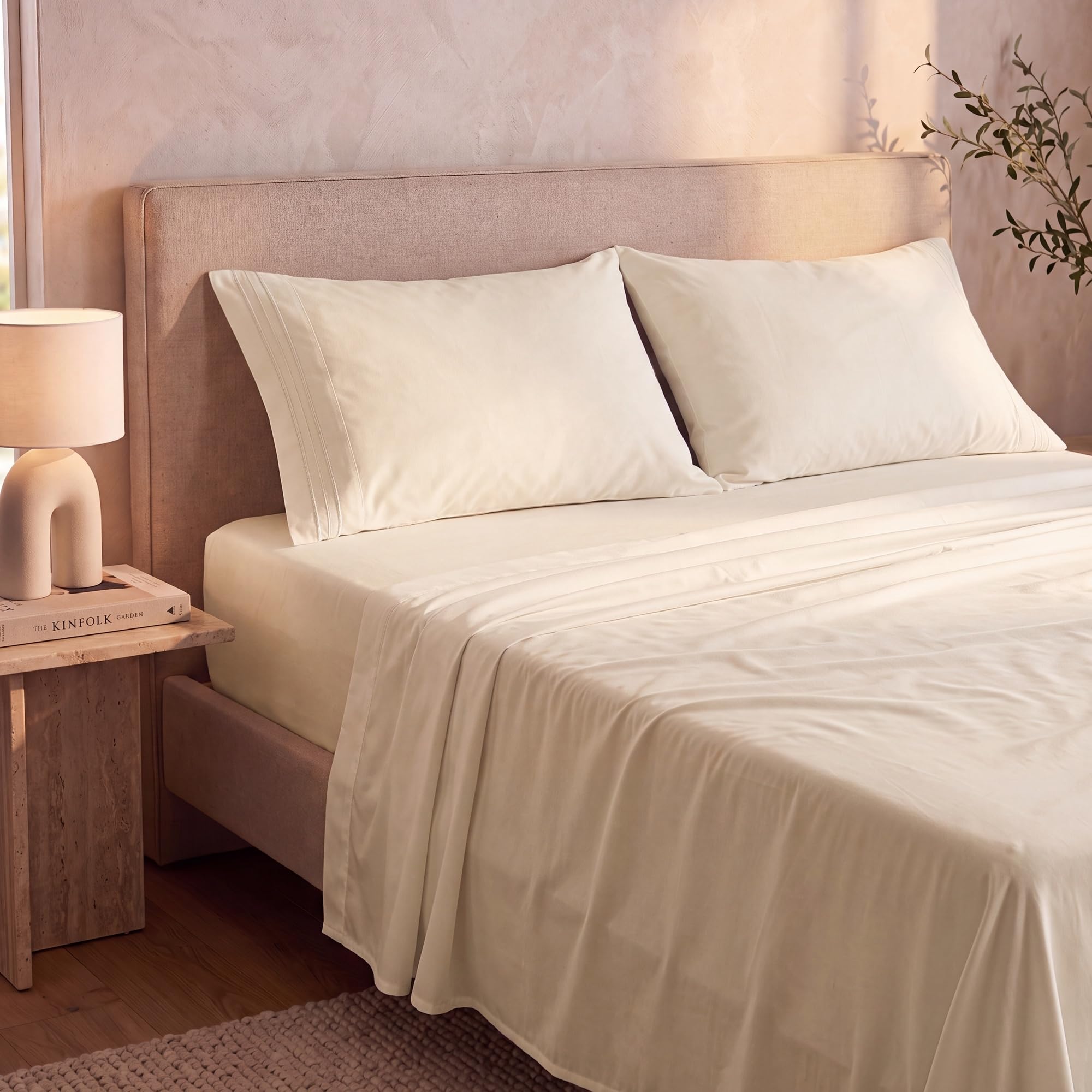 Mellanni king sheets front packaging showing set contents and color benefit