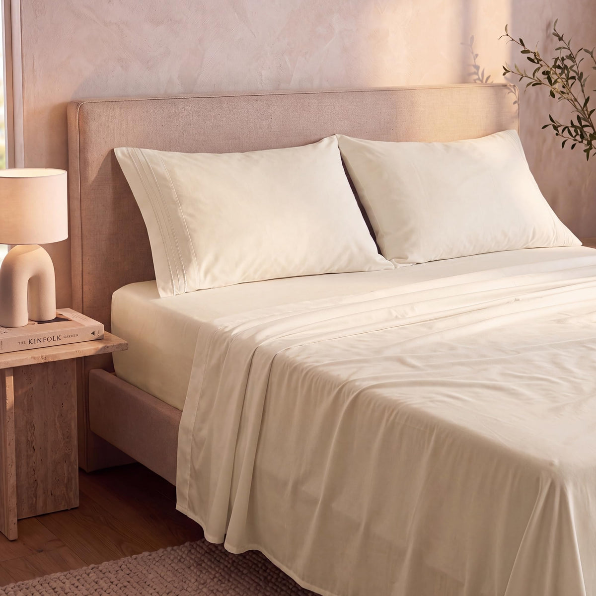 Mellanni king sheets front packaging showing set contents and color benefit