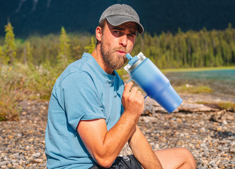 Meoky in camping scene showing portability and long-duration temperature control