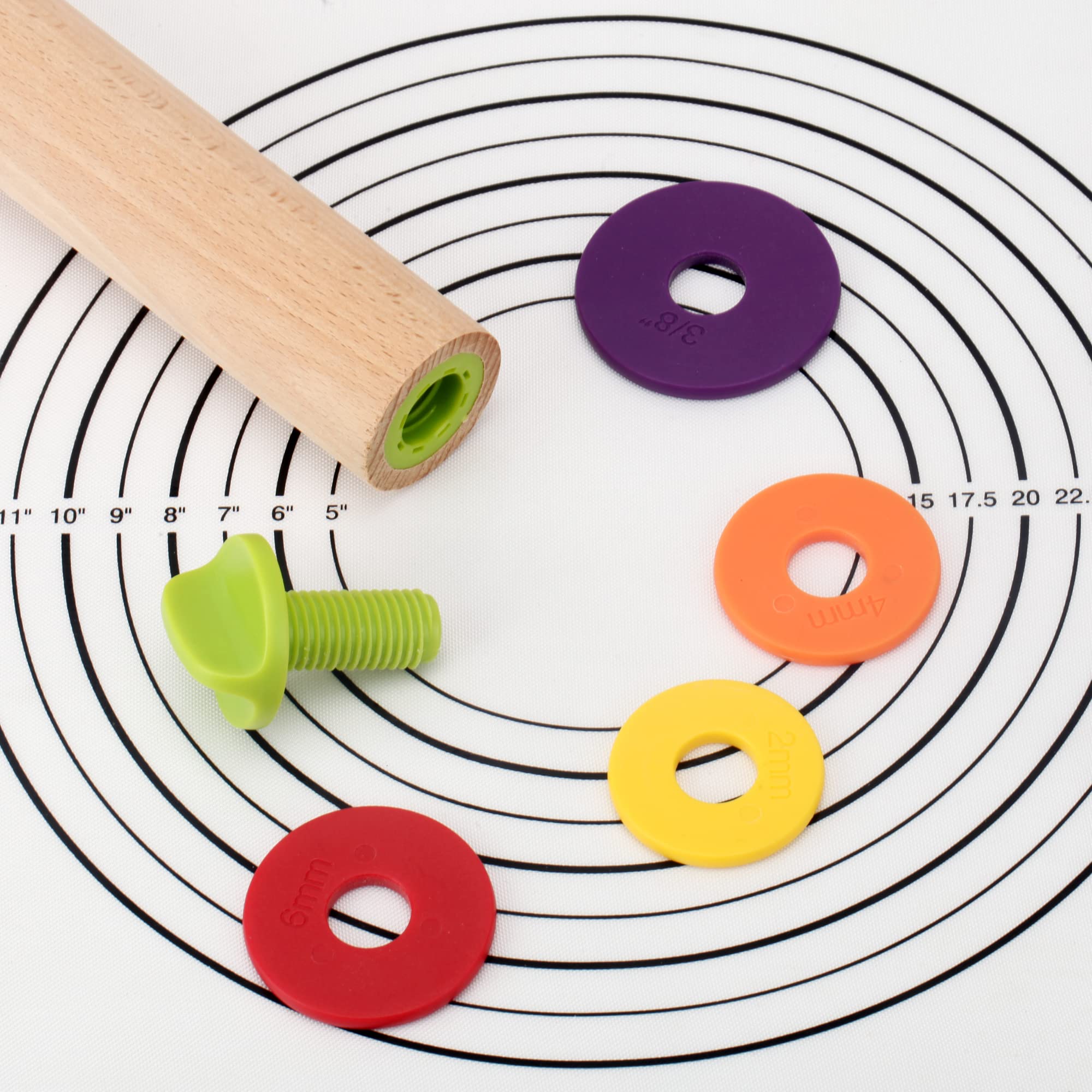 Close-up of Mepple rolling pin wood grain highlighting durable beech construction and grip