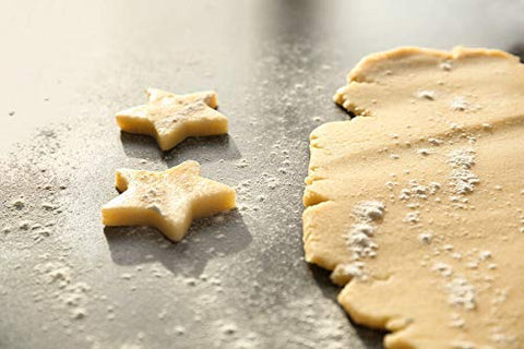 Mepple rolling pin stored vertically on a shelf illustrating compact storage benefit